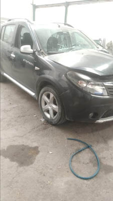 DACİA SANDERO SAĞ ÖN KAPI
